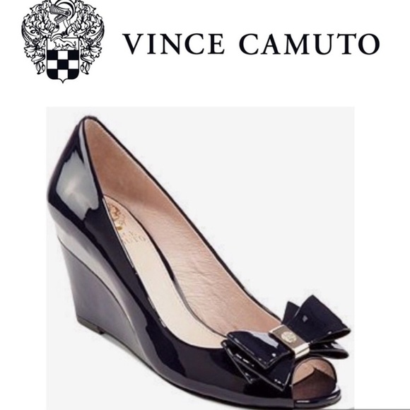 Vince Camuto Veny Patent Leather Open Toe Wedge Heel Black NWT Size 8 - Picture 1 of 11
